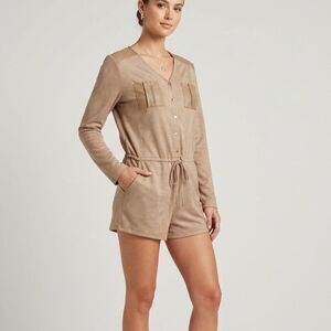🤎 Windsor Faux Suede Romper Beige Tan Long Sleeve Button Up Pocket Size Small